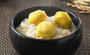小倉山荘ファームのお米でつくった 栗ごはん