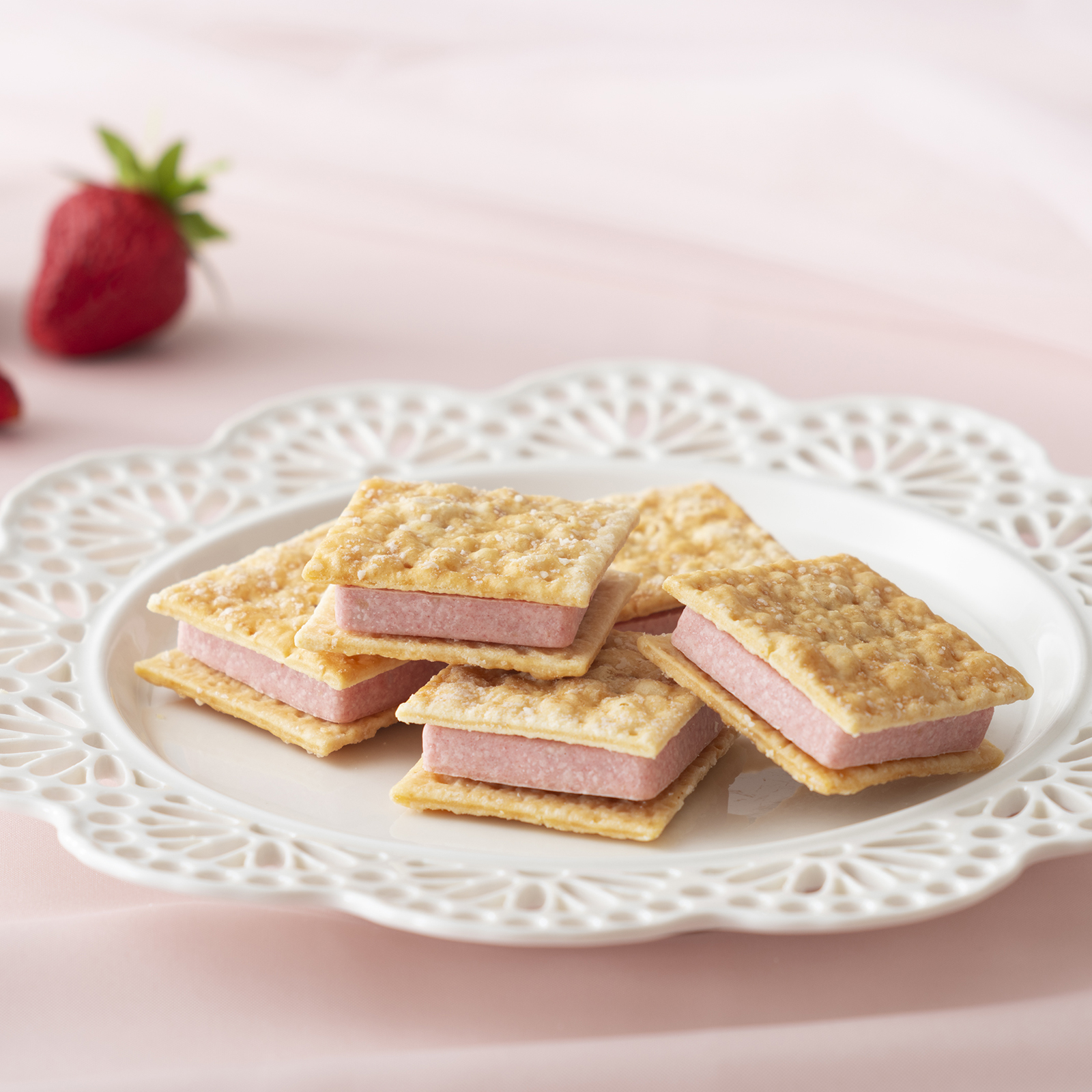 1月8日販売予定】恋いろは(あまおう) ご愛食用袋(5個入り): 洋菓子